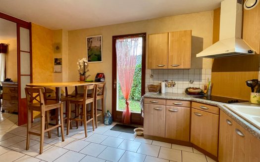 Maison Le Mesnil Esnard 8 pièce(s) 183 m²