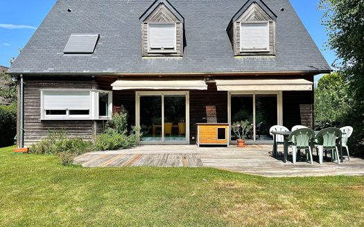 Maison Franqueville Saint Pierre 6 pièce(s)