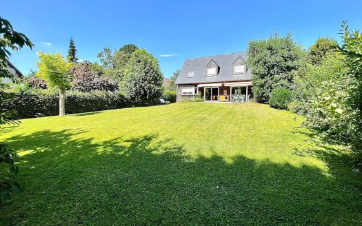 Maison Franqueville Saint Pierre 6 pièce(s)