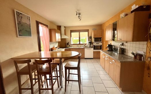 Maison Le Mesnil Esnard 8 pièce(s) 183 m²