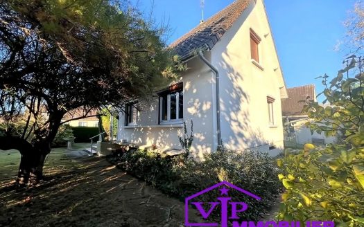 Pavillon 3 chambres dont 1 au RDC Sotteville