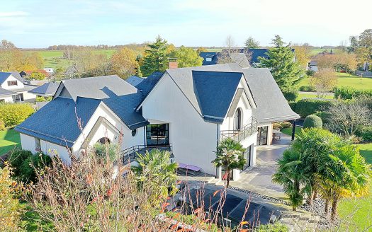 Maison d’architecte Franqueville Saint Pierre 6 pièce(s) 253 m2