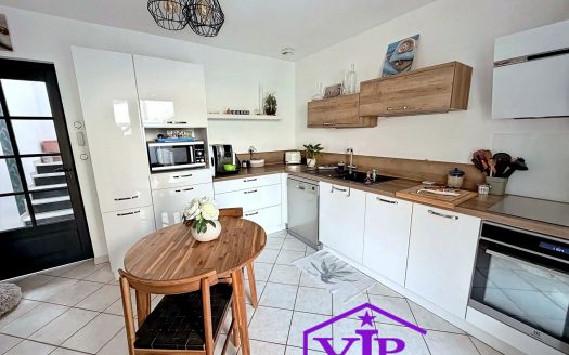 MAISON 4 CHAMBRES DONT 1 AU RDC