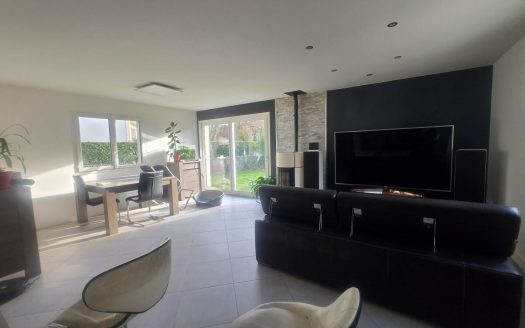 Maison Franqueville Saint Pierre 5 pièce(s) 130 m2