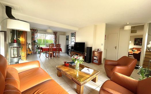 Maison Franqueville Saint Pierre 6 pièce(s) 107 m2