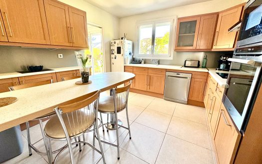 Maison Franqueville Saint Pierre 7 pièce(s) 164 m2