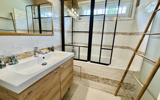 Maison Montmain 5 pièce(s) 95 m2