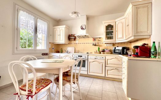 Maison Franqueville Saint Pierre 5 pièce(s) 100 m2