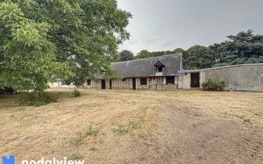Longère à réhabiliter (924 m² de terrain)