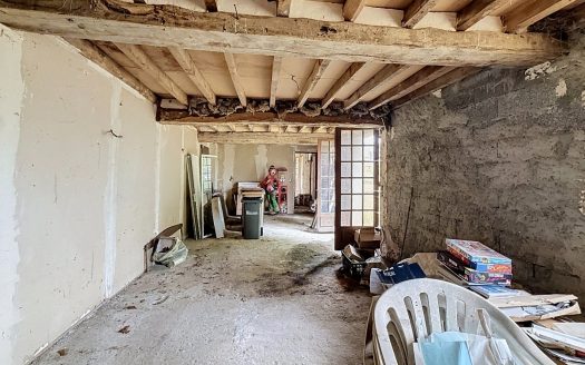 Longère à réhabiliter (924 m² de terrain)