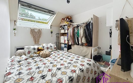 F1 bisavec balcon, garage et cave – VENDU LOUÉ