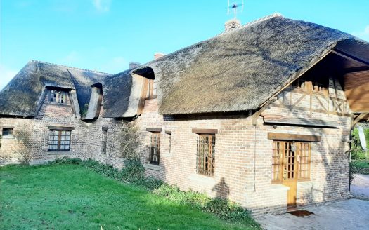 A l’achat charmante chaumière familiale avec 7 chambres, garage et terrain 76520 MESNIL RAOUL