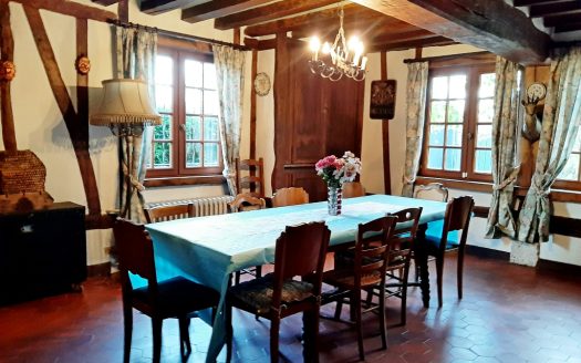 A l’achat charmante chaumière familiale avec 7 chambres, garage et terrain 76520 MESNIL RAOUL